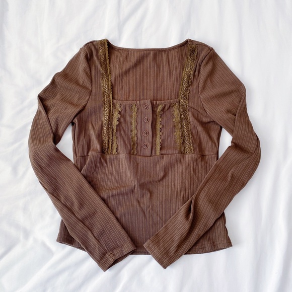 YesStyle Tops - YesStyle Brown Lace Top